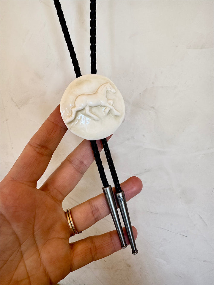 Clay Hunter Jumper Bolo