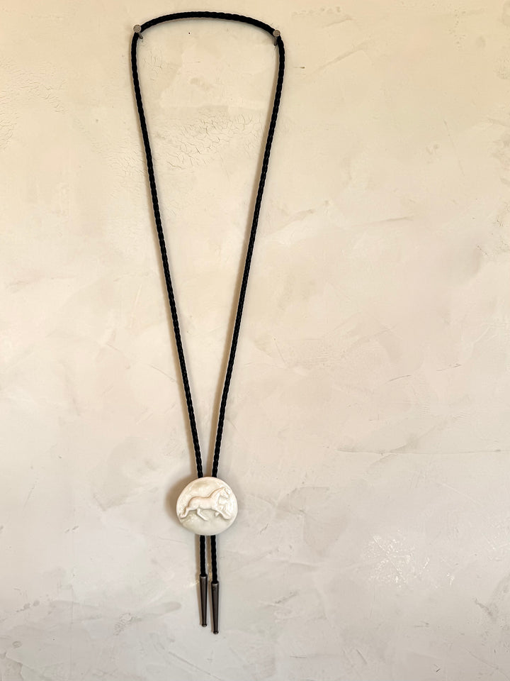 Clay Hunter Jumper Bolo