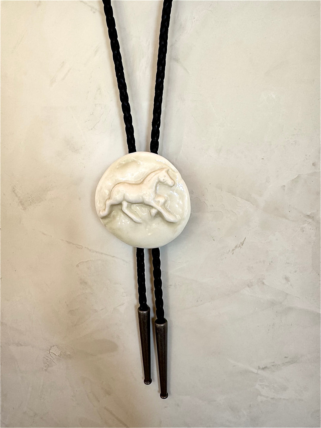 Clay Hunter Jumper Bolo