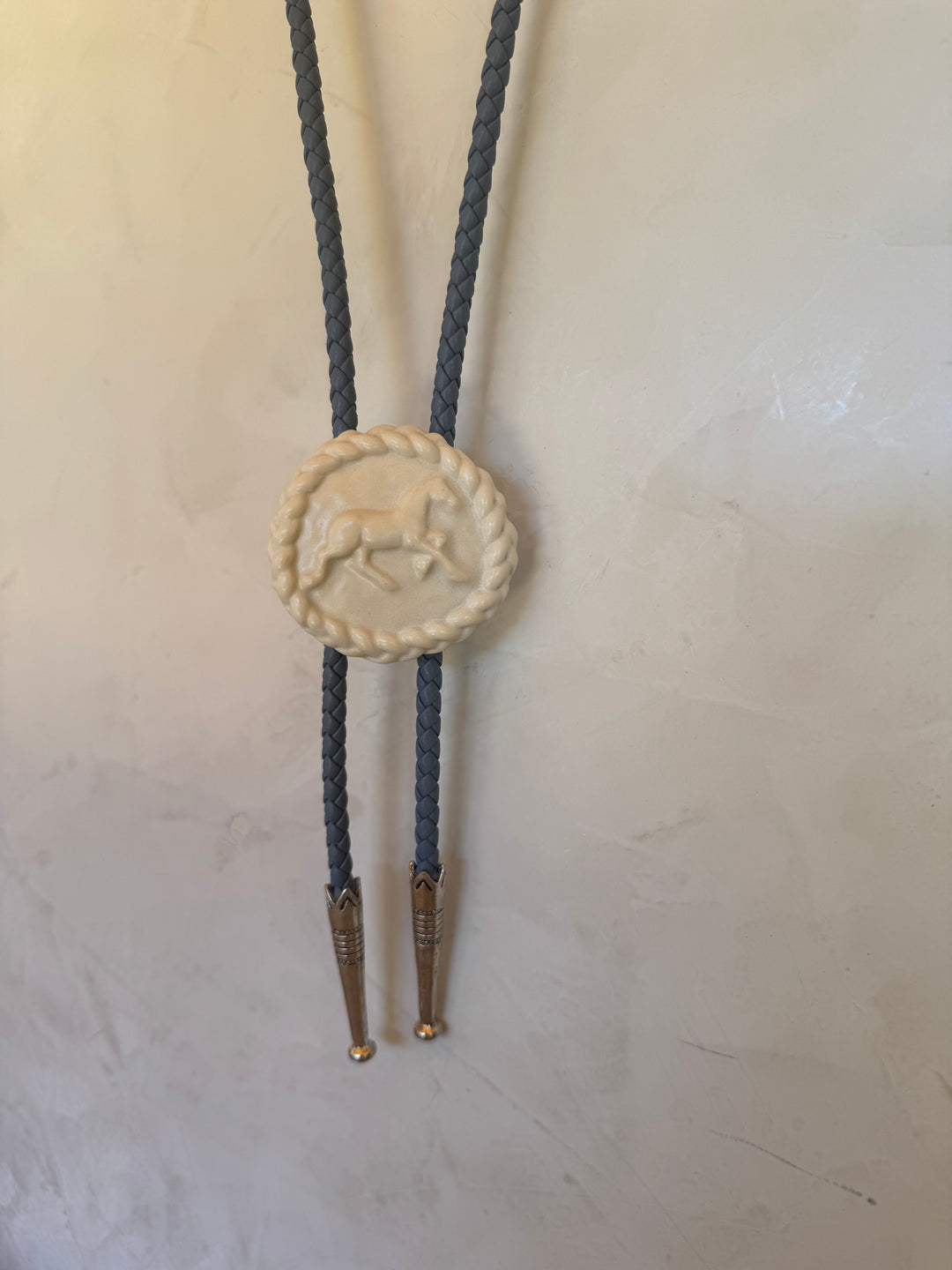 Clay Hunter Jumper Bolo