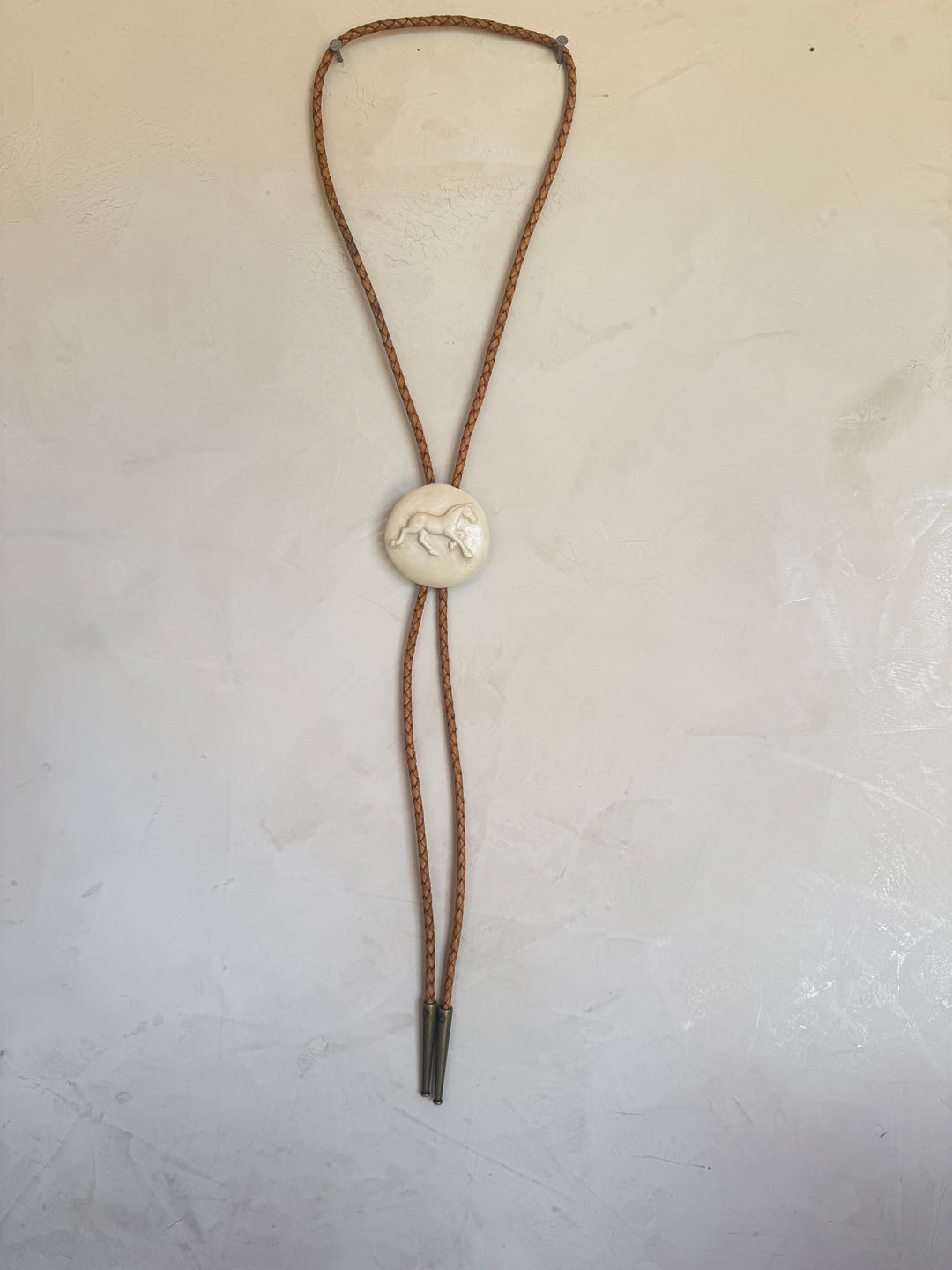 Clay Hunter Jumper Bolo