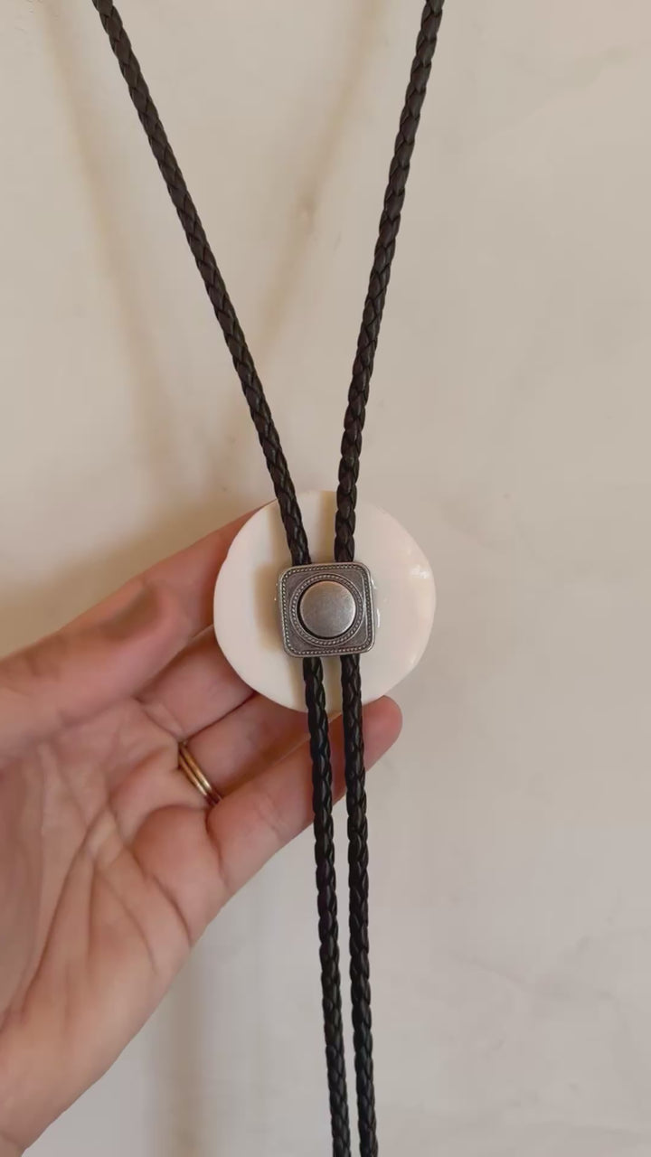 Clay Hunter Jumper Bolo